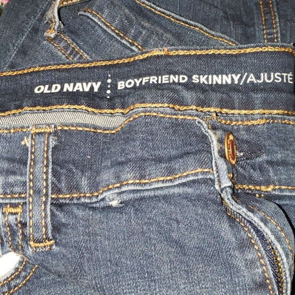 OLD NAVY BOYFRIEND SKINNY - Distressed, Mid-Rise - Picture 8 of 8